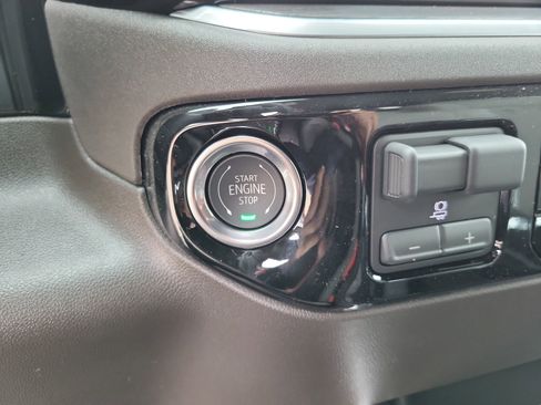 New 2026 GMC Sierra 1500 SLT image 24