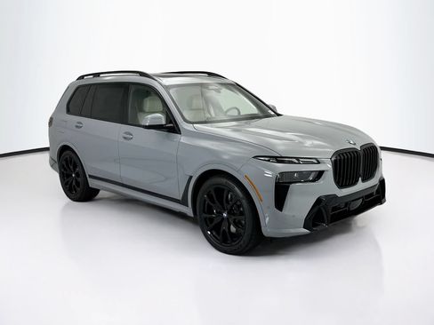Used 2027 BMW X7 xDrive40i w/ Executive Package AWD/4WD image 3