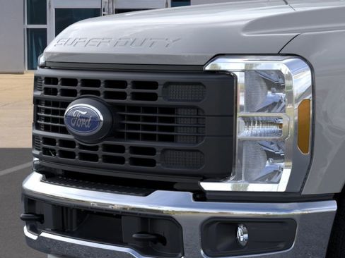 New 2026 Ford F350 XL w/ XL Chrome Package image 17