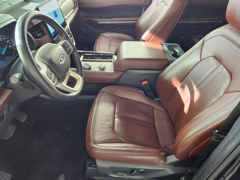 Certified 2022 Ford Expedition Limited image 11