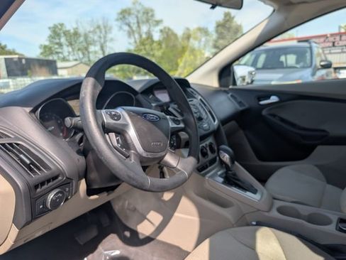 Used 2012 Ford Focus SE FWD image 8