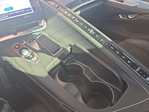 Used 2024 Chevrolet Corvette Z06 RWD image 22