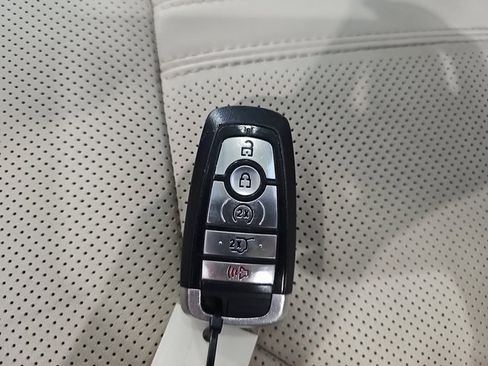 Used 2022 Ford Expedition Max Platinum image 36