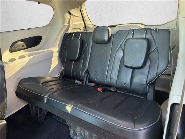 Used 2018 Chrysler Pacifica Limited w/ Advanced Safetytec Group FWD image 22