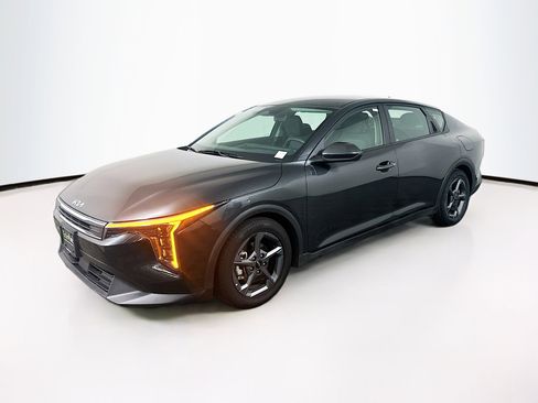 Used 2025 Kia K4 LXS image 3