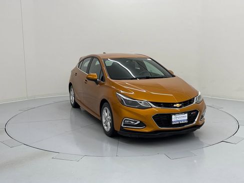 Used 2017 Chevrolet Cruze LT w/ Convenience Package FWD image 7