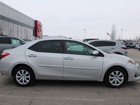 Used 2017 Toyota Corolla LE image 6