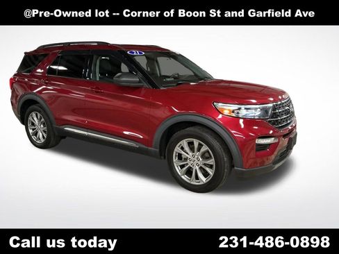 Used 2021 Ford Explorer XLT w/ Equipment Group 202A AWD/4WD image 7