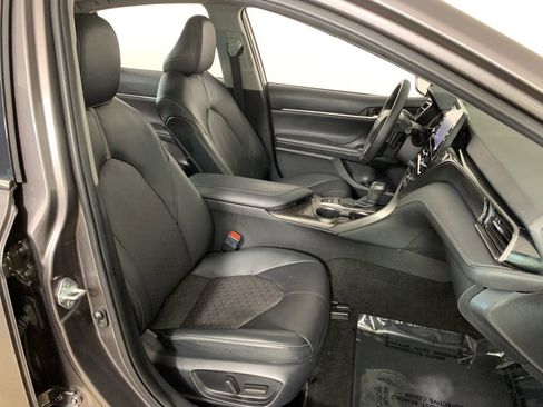 Used 2022 Toyota Camry XSE FWD image 37
