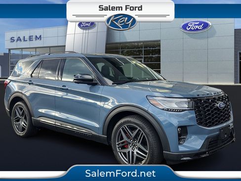 Used 2025 Ford Explorer ST image 1