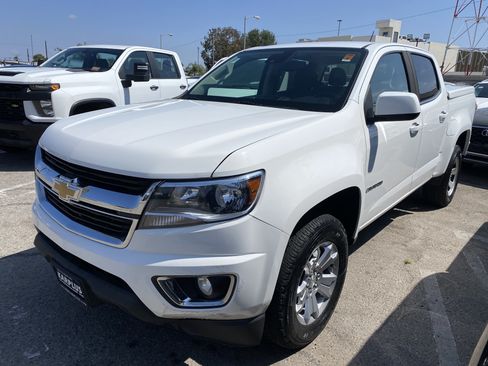 Used 2020 Chevrolet Colorado LT w/ Safety Package RWD image 2