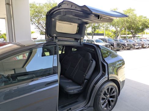 Used 2024 Tesla Model X AWD/4WD image 15