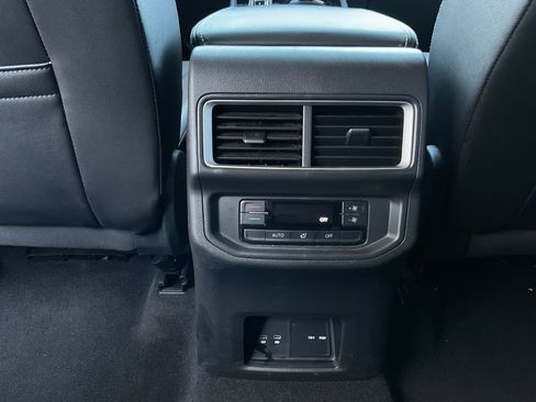 Used 2024 Volkswagen Atlas SE image 20