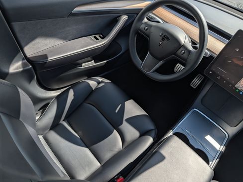 Used 2023 Tesla Model 3 Performance AWD/4WD image 9