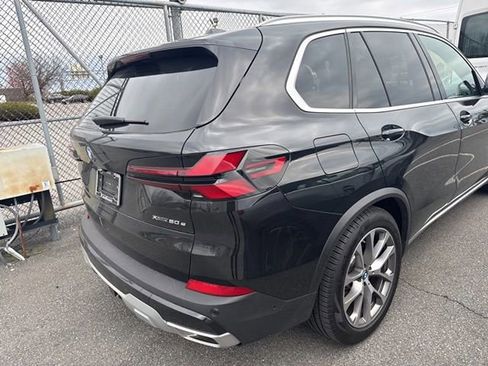 Used 2025 BMW X5 xDrive50e w/ Climate Comfort Package image 11