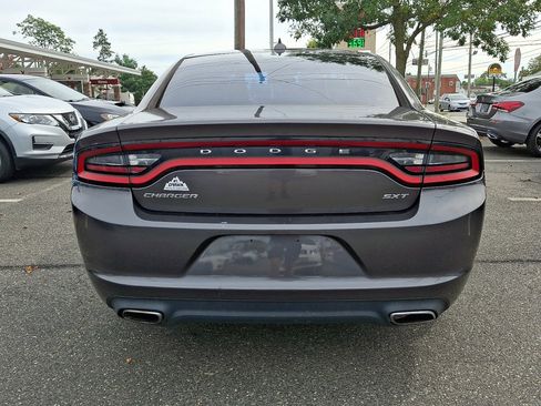 Used 2016 Dodge Charger SXT image 5