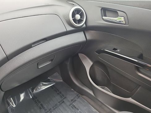 Used 2017 Chevrolet Sonic LT FWD image 26