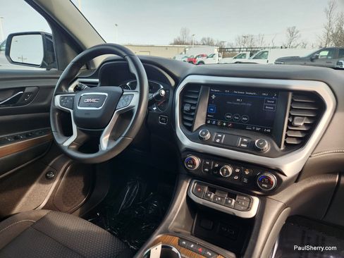 Used 2023 GMC Acadia SLE w/ Driver Convenience Package image 2