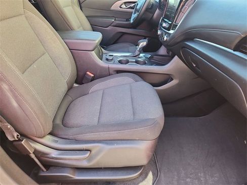 Used 2023 Chevrolet Traverse LT image 26