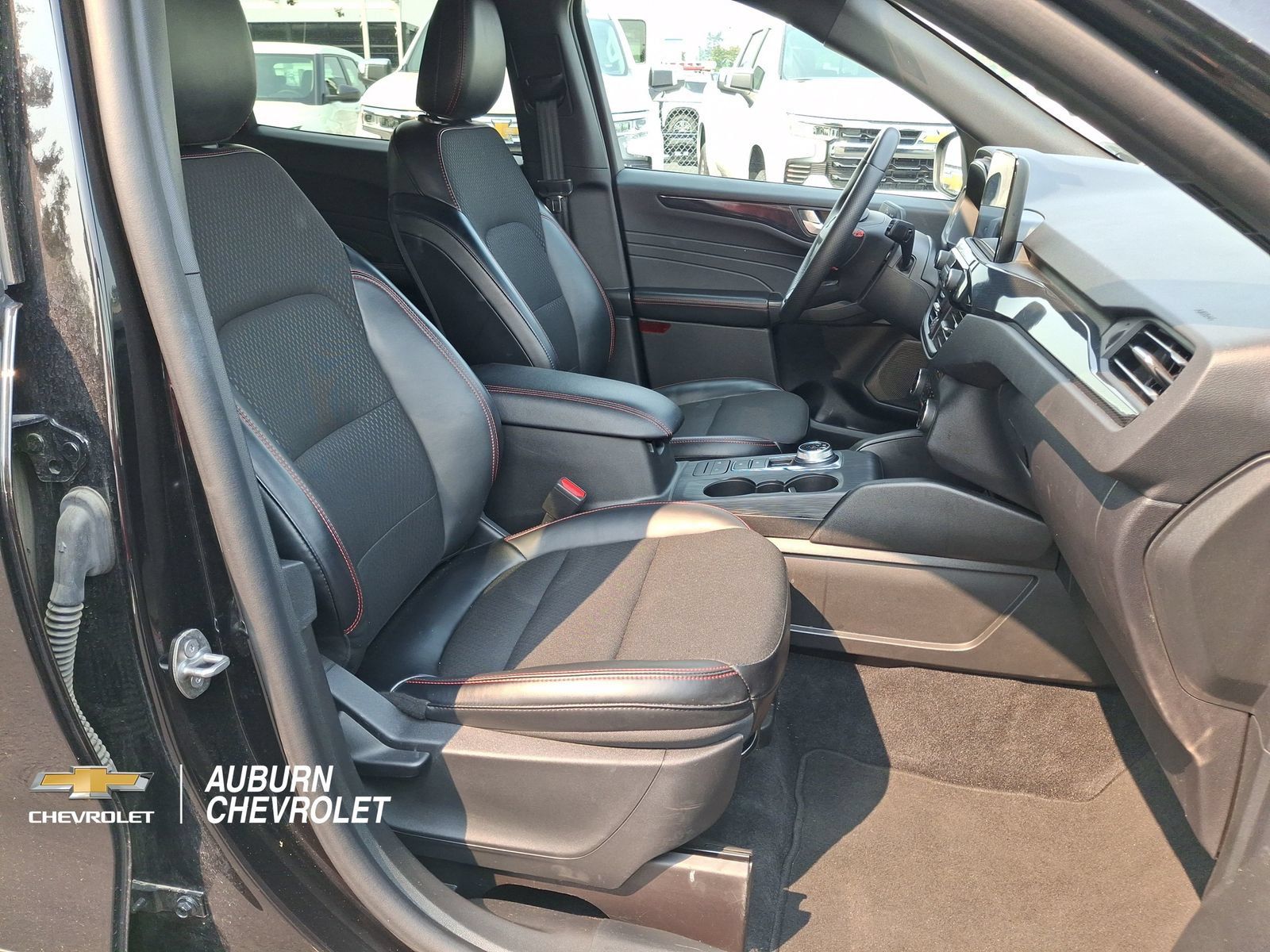 Used 2025 Ford Escape ST-Line Select AWD/4WD image 23