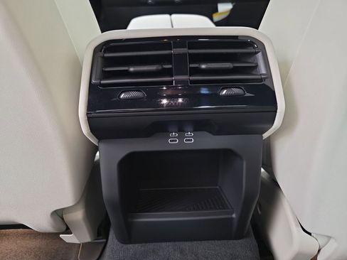 New 2026 BMW 530i xDrive w/ M Sport Package image 25