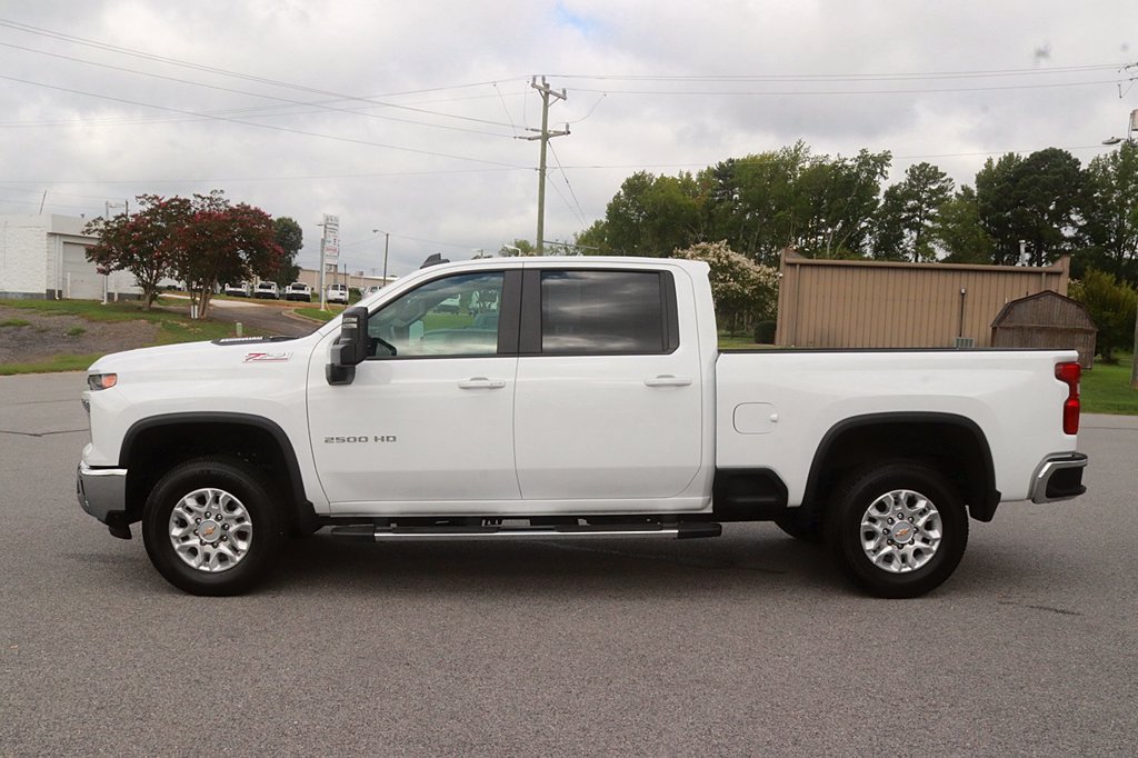 Used 2026 Chevrolet Silverado 2500 LT AWD/4WD image 4