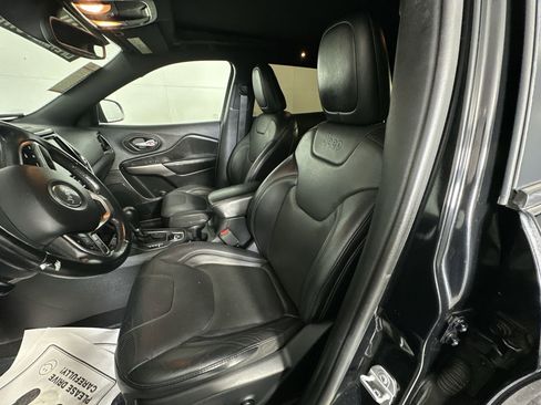 Used 2019 Jeep Cherokee High Altitude image 15