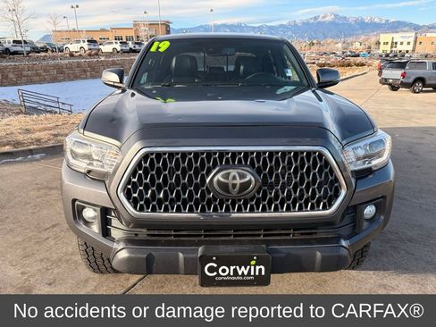 Used 2019 Toyota Tacoma TRD Off-Road image 2
