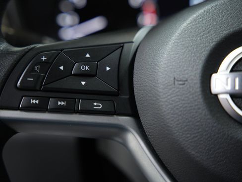 Used 2024 Nissan Altima 2.5 SV image 33