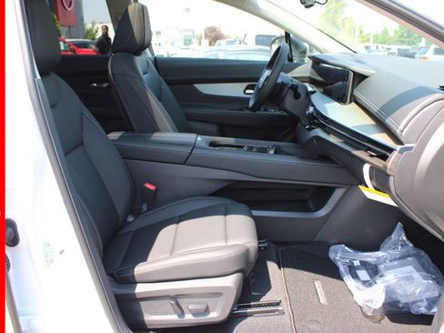 New 2025 Nissan Murano SL image 14