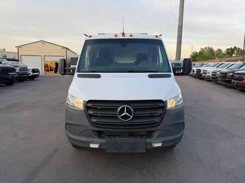 Used 2022 Mercedes-Benz Sprinter 3500 image 8