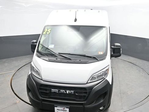 Used 2025 RAM ProMaster 2500 w/ Convenience Group image 25