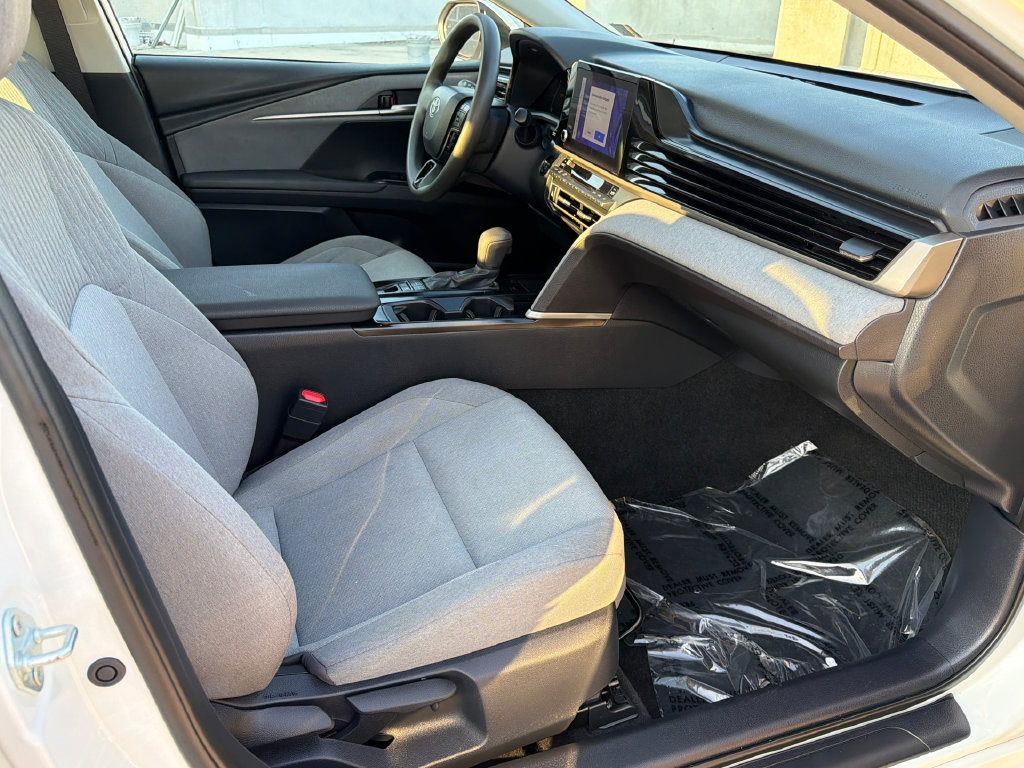 Used 2025 Toyota Camry LE FWD image 12
