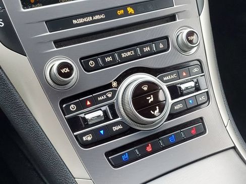 Used 2017 Lincoln MKZ Reserve FWD image 21