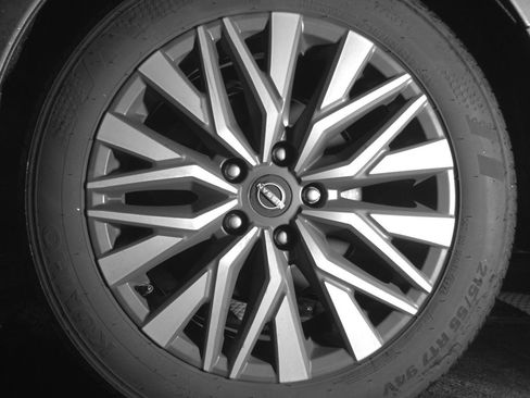 Used 2025 Nissan Altima 2.5 SV image 14