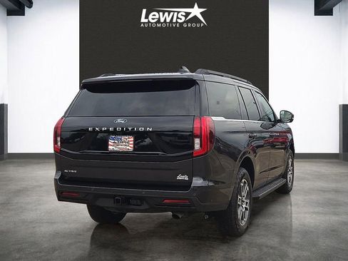 Used 2025 Ford Expedition Active image 4