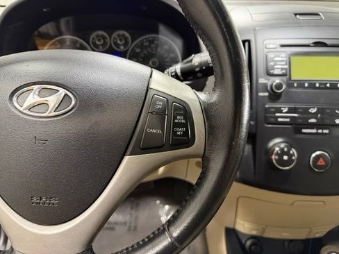 Used 2010 Hyundai Elantra SE FWD image 15
