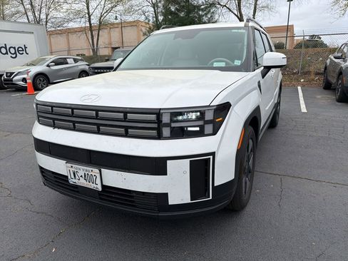 Used 2025 Hyundai Santa Fe SEL image 1