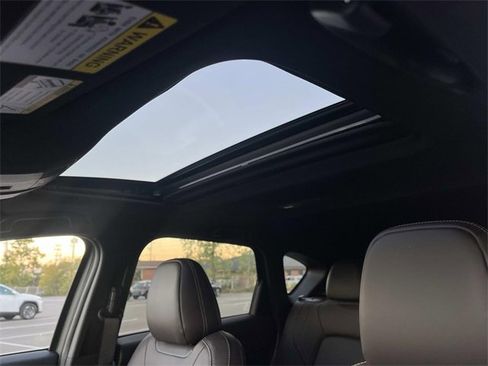 Used 2025 MAZDA CX-5 Signature image 28