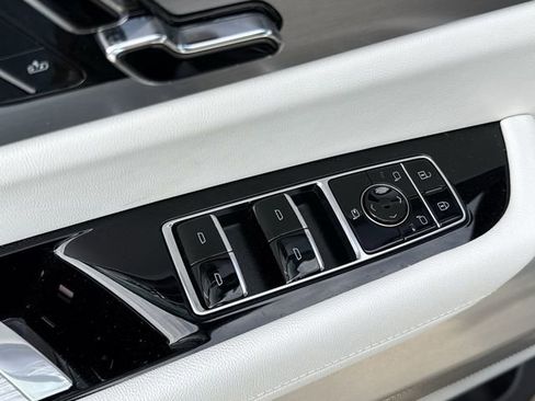 Certified 2026 Cadillac Vistiq Sport image 17