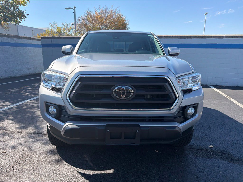 Used 2021 Toyota Tacoma SR5 AWD/4WD image 8