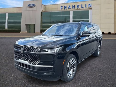 New 2025 Lincoln Navigator L Reserve image 3