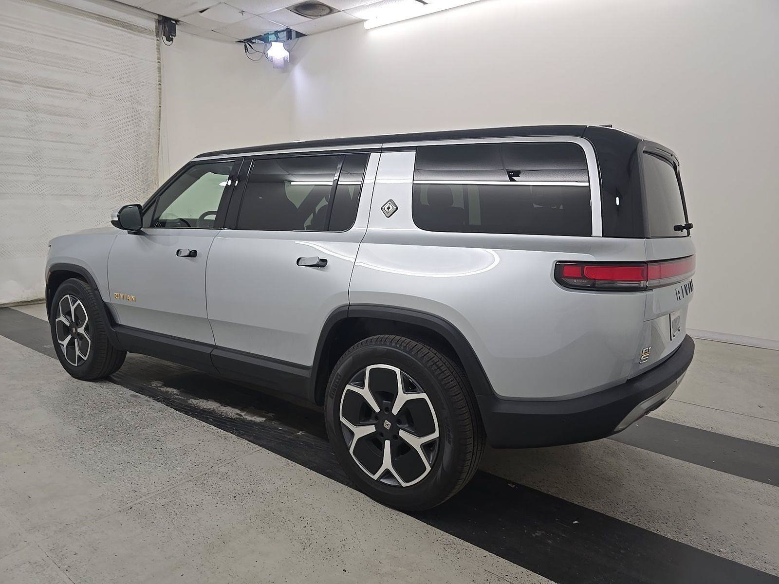 Used 2024 Rivian R1S Adventure Quad AWD/4WD image 4
