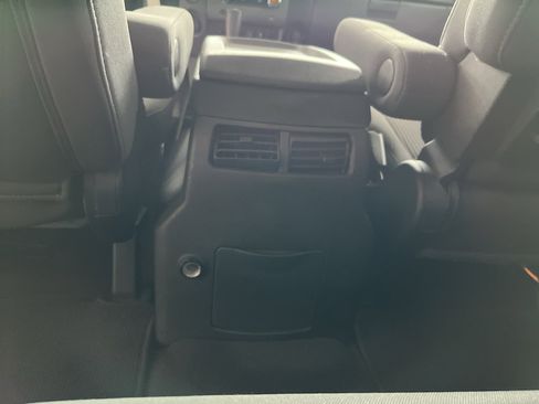 Used 2012 Nissan Titan SV w/ SV Value Truck Pkg RWD image 13