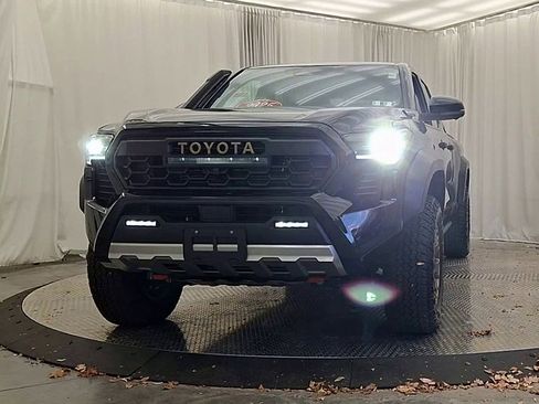 Used 2025 Toyota Tacoma Trailhunter image 4