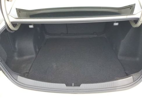 Used 2016 Chevrolet Malibu LT FWD image 10