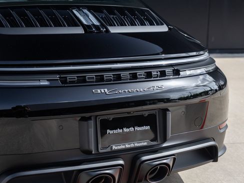 Certified 2026 Porsche 911 Carrera GTS RWD image 17