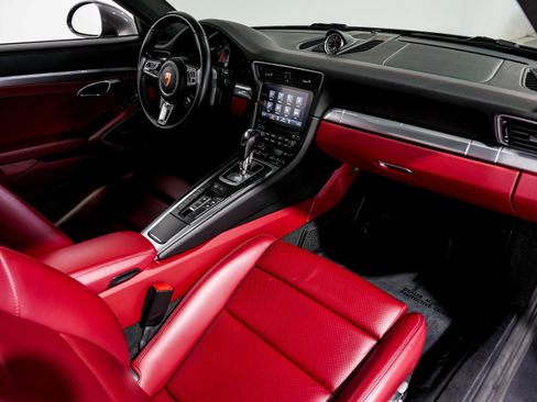 Used 2019 Porsche 911 Carrera 4S image 33