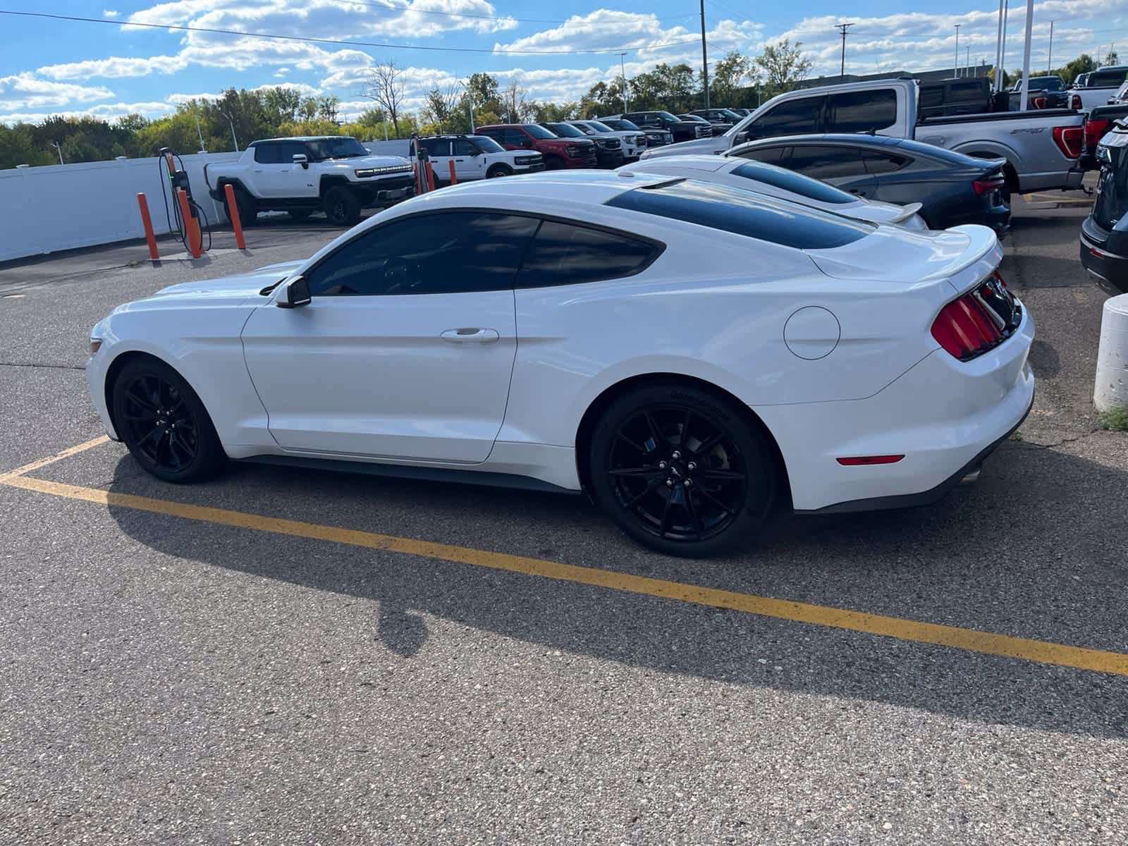 Used 2015 Ford Mustang Premium RWD image 9
