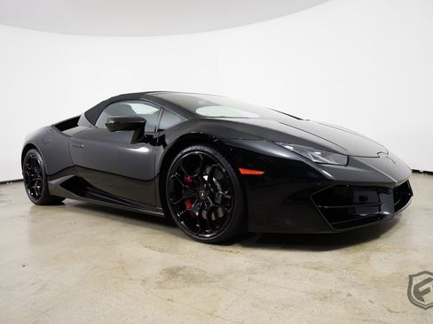Used 2017 Lamborghini Huracan LP 580-2 image 2